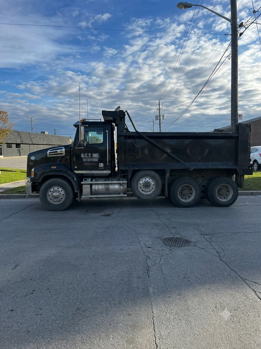 2016 Western Star Tri-Axle Dump Truck – AS-IS (Non-Runner) - photo 2