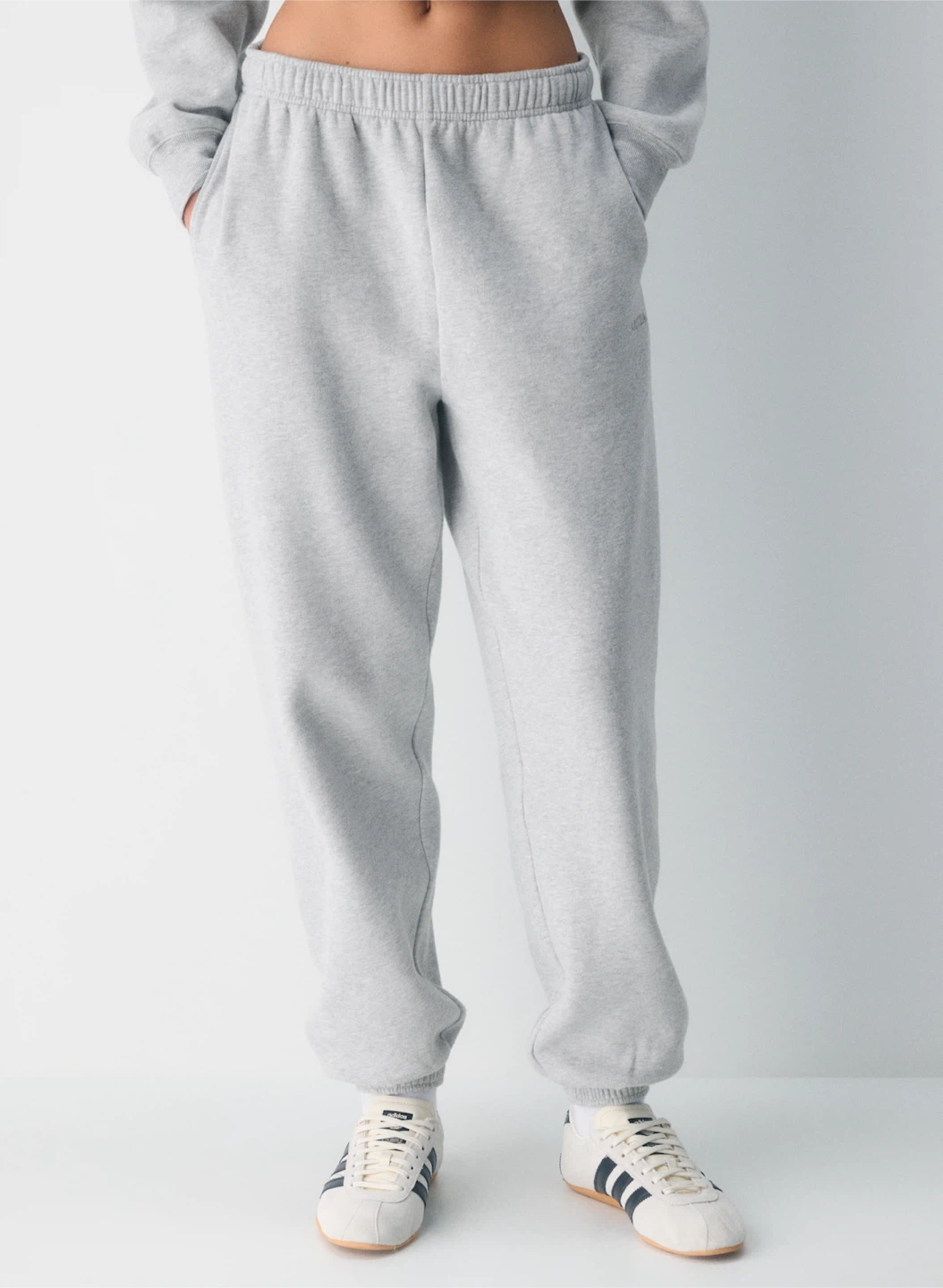 Aritzia Grey Cuffed Sweatpants