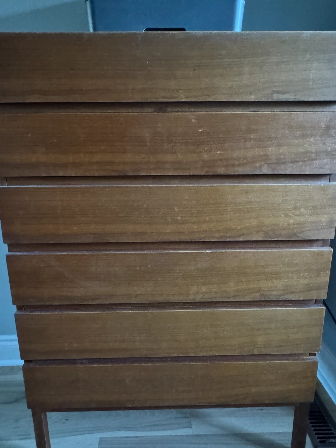 Wooden Dresser with 6 Drawers