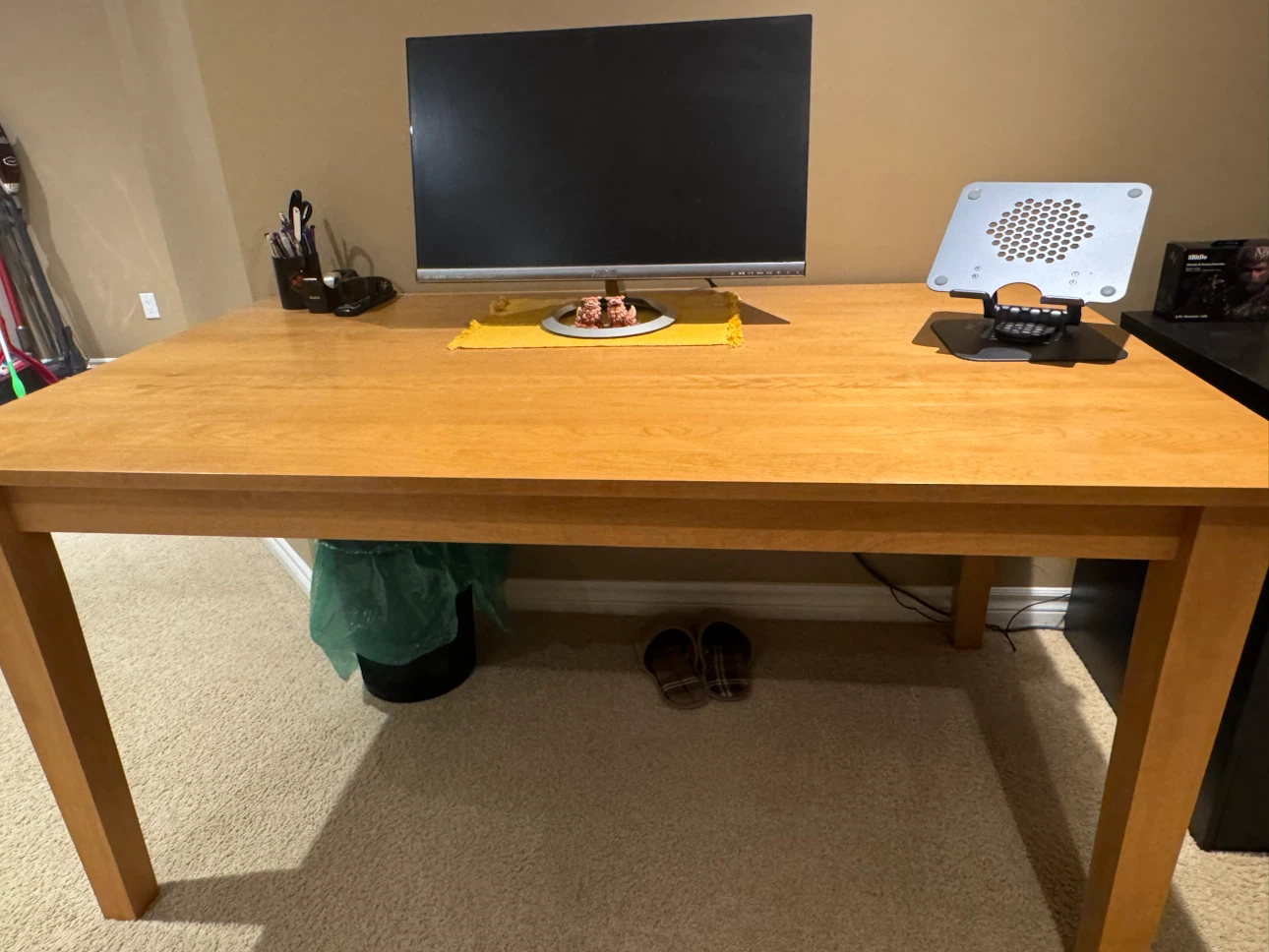 Light Wood Dining Table / Desk