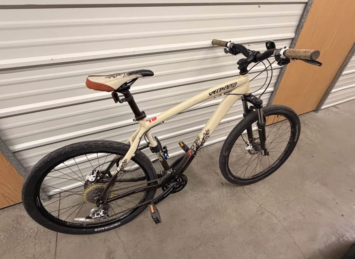 Specialized Hardrock Mountain Bike – Excellent Condition