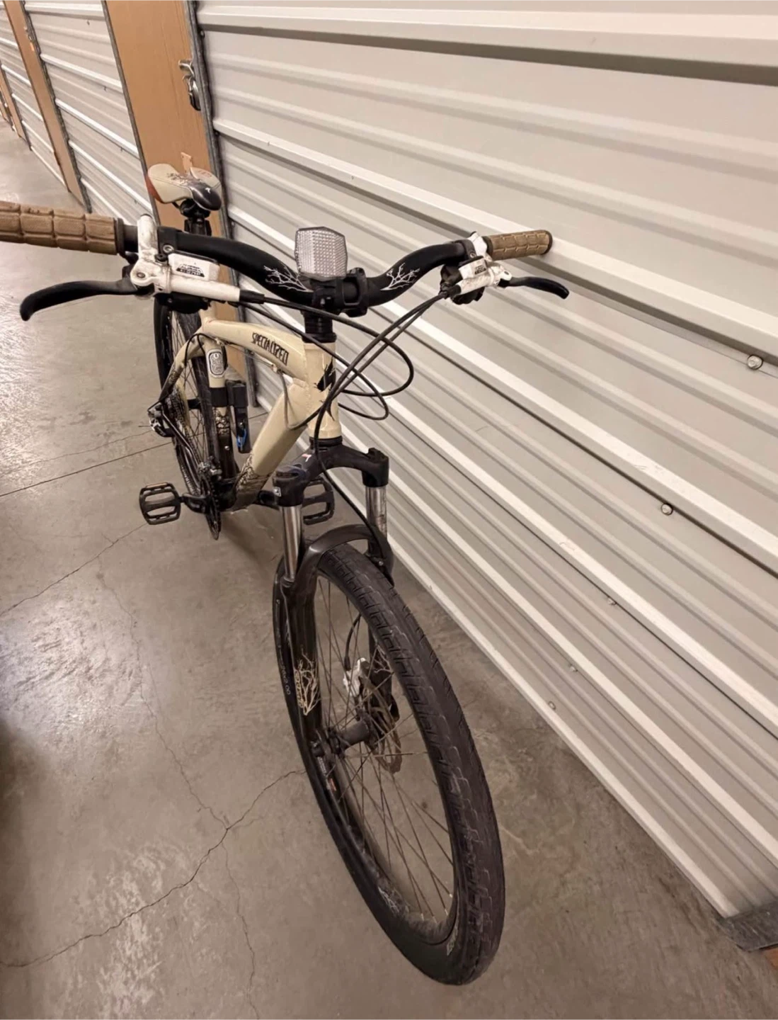 Specialized Hardrock Mountain Bike – Excellent Condition - photo 3