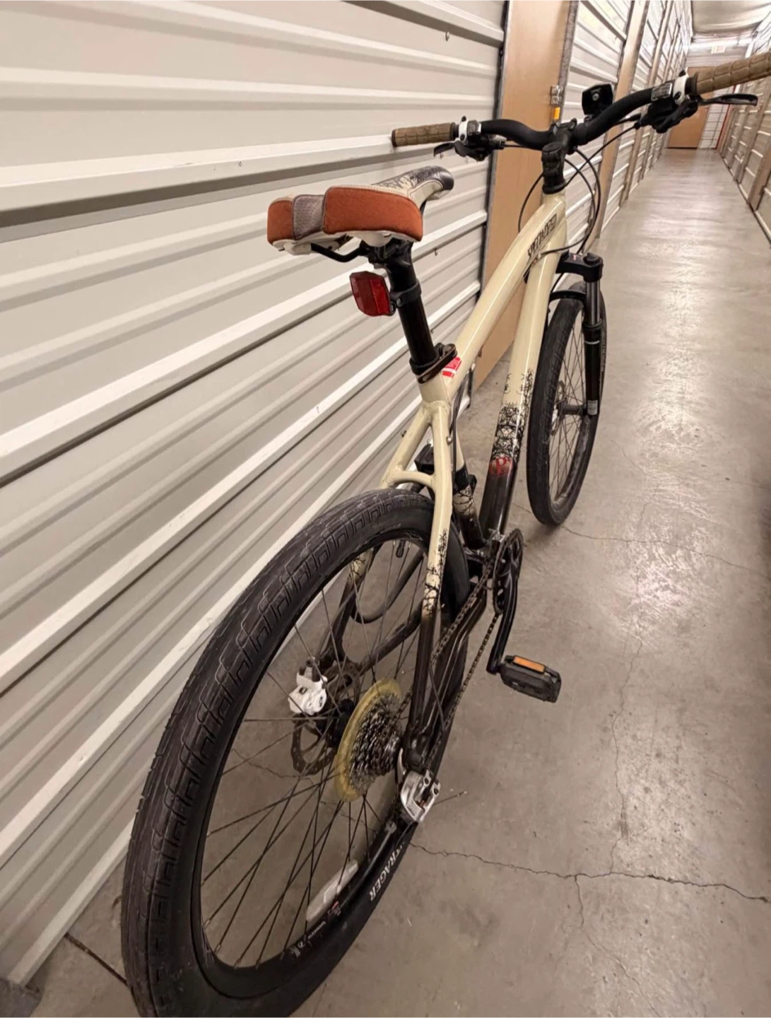 Specialized Hardrock Mountain Bike – Excellent Condition - photo 4