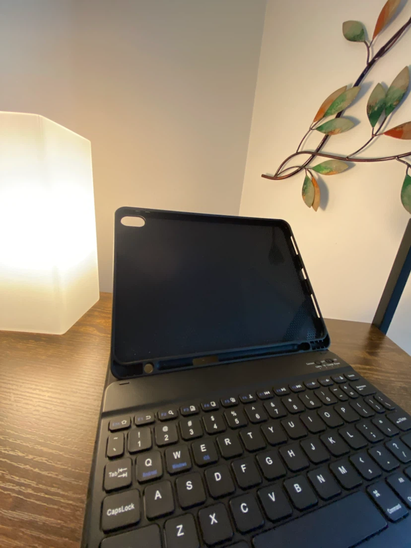 Apple iPad Pro 11-inch (3rd Gen) with Keyboard Case - photo 4