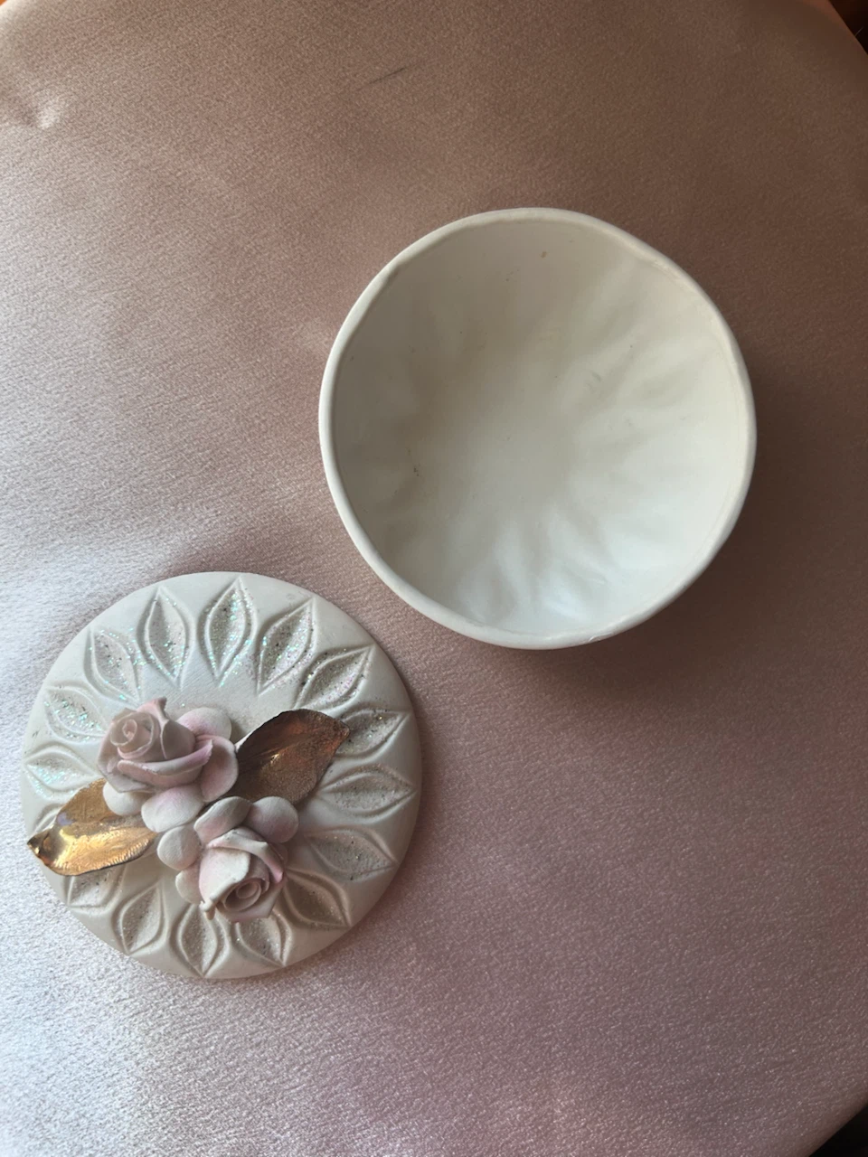 Capodimonte Porcelain Trinket Box with Roses - photo 4