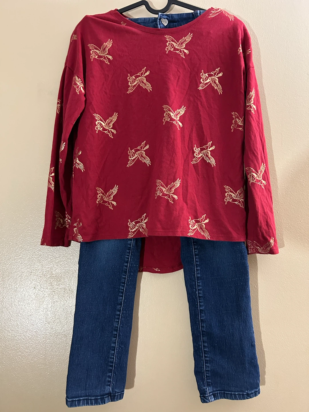Parasuco GirlsJeans and Old Navy Red with Gold pegasus top