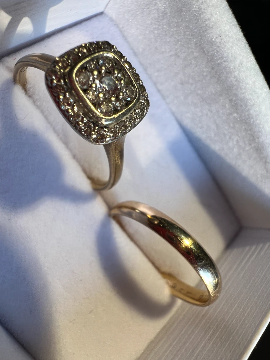 9 k Gold Wedding Band and Diamond Engagement Ring Set - photo 2