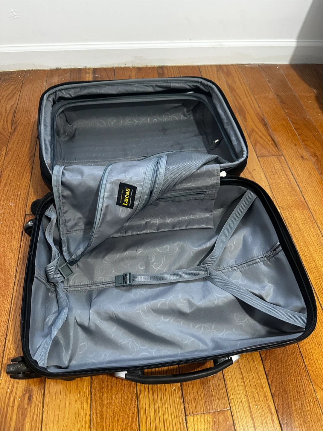 Lucas Black Hardside Spinner Luggage - photo 3