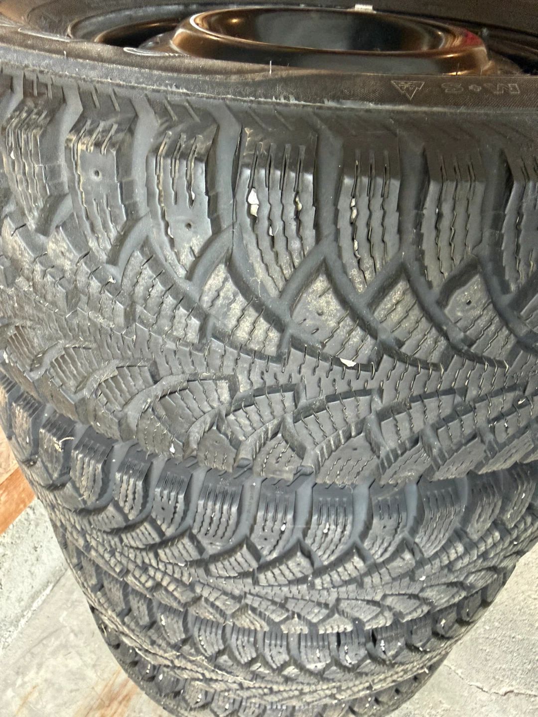 Nokian Winter Tires - Set of 4 with rims - photo 2