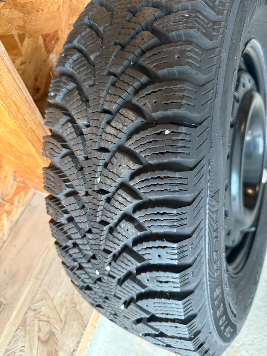 Nokian Winter Tires - Set of 4 with rims - photo 3