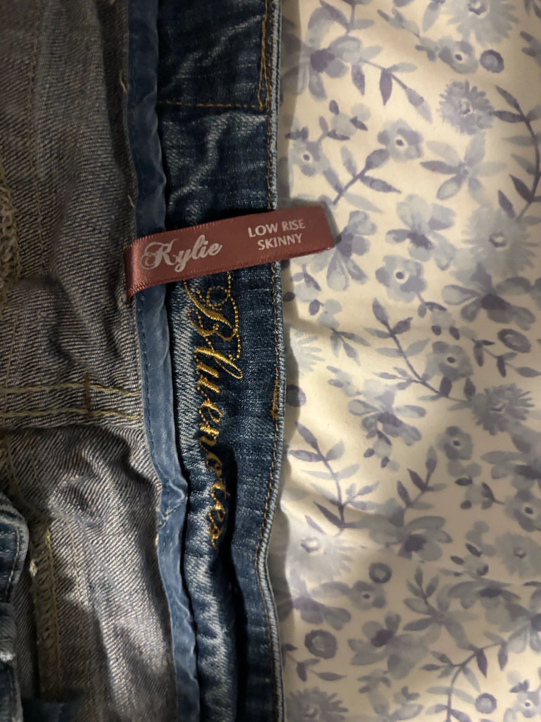 Kylie Low Rise Skinny Jeans - photo 4