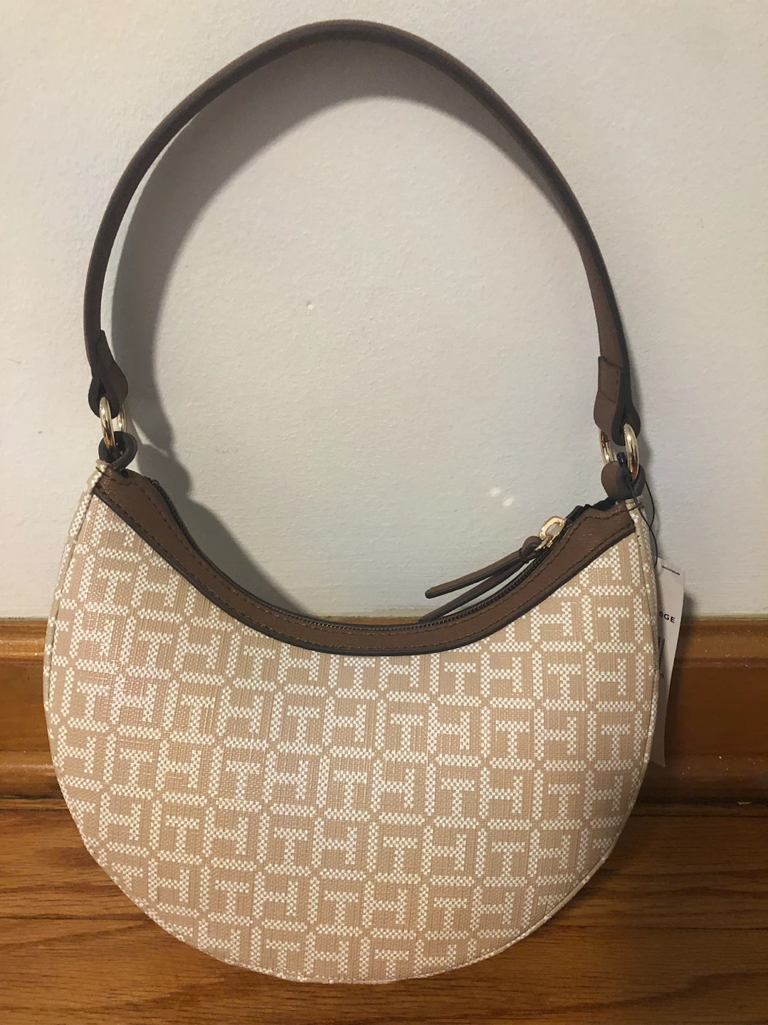 Tommy Hilfiger Monogram Shoulder Bag - photo 2