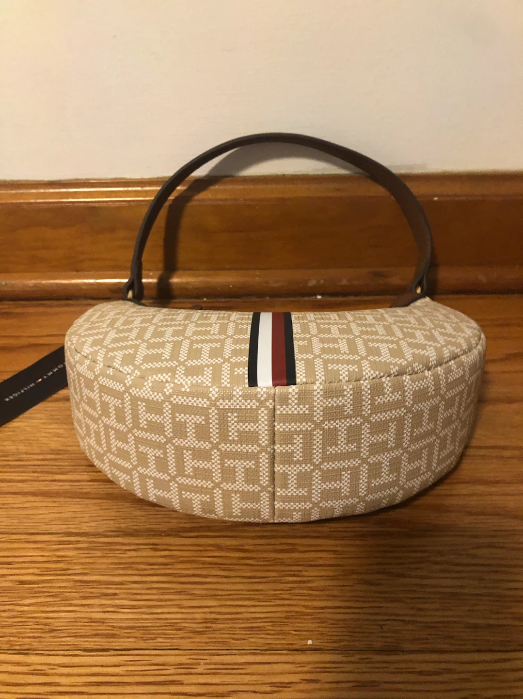 Tommy Hilfiger Monogram Shoulder Bag - photo 4
