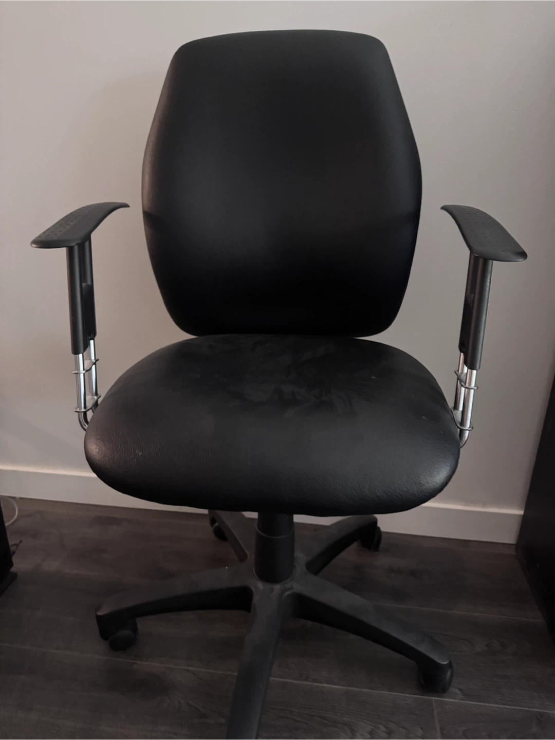 Move Out Flash Sale - Black Office Chair - photo 2