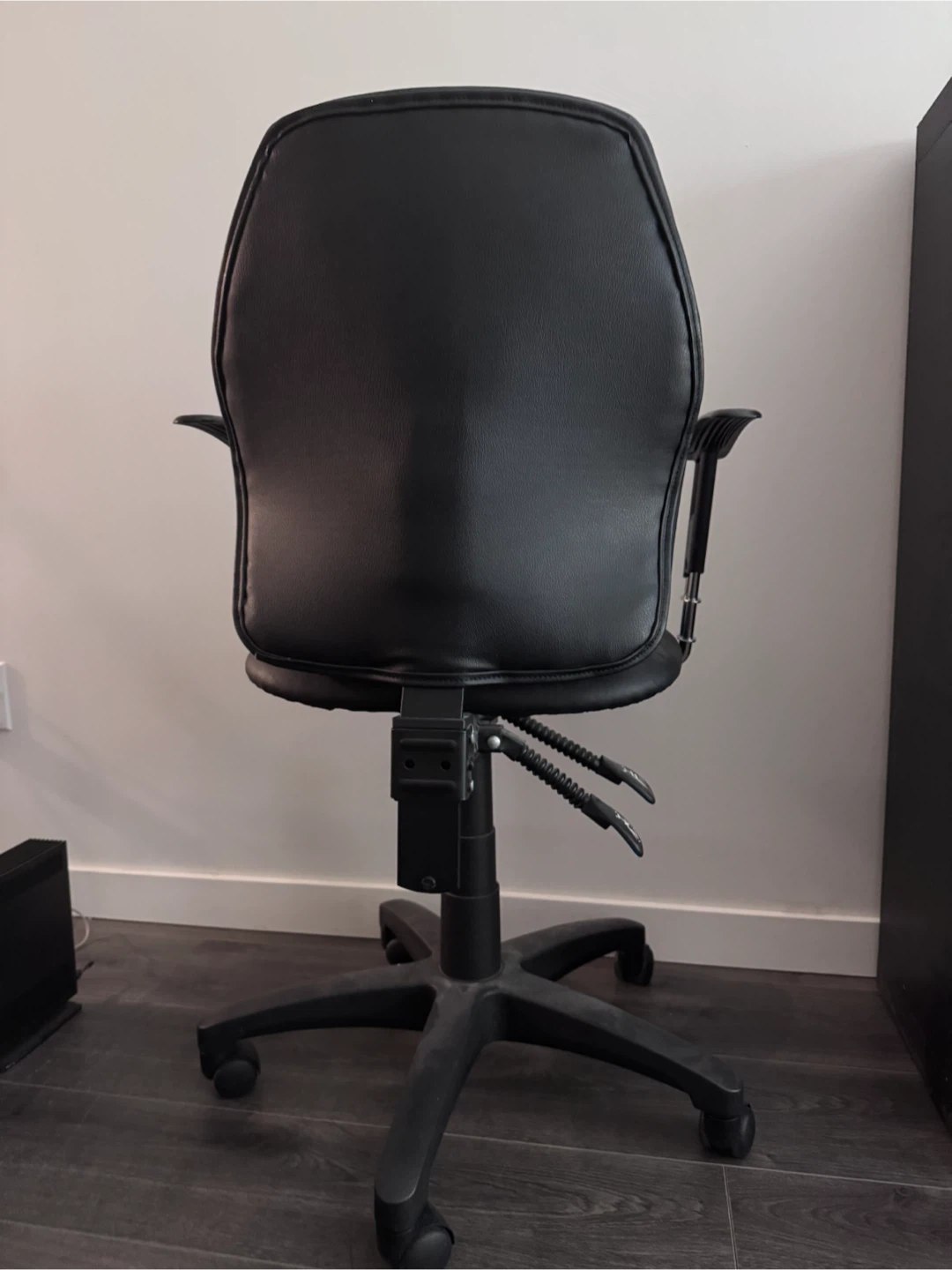 Move Out Flash Sale - Black Office Chair - photo 3