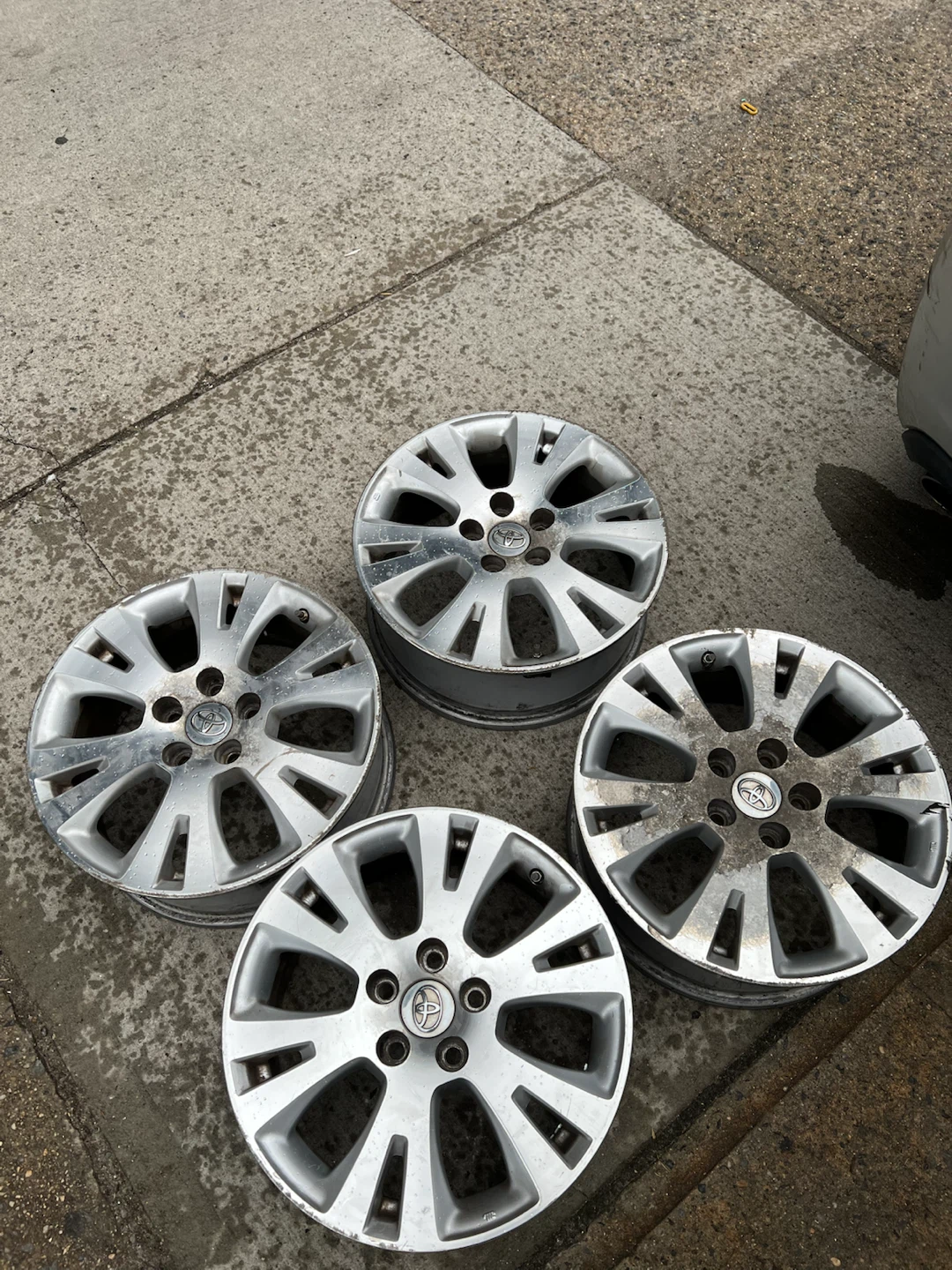 Set of 4 Toyota Alloy Wheels
