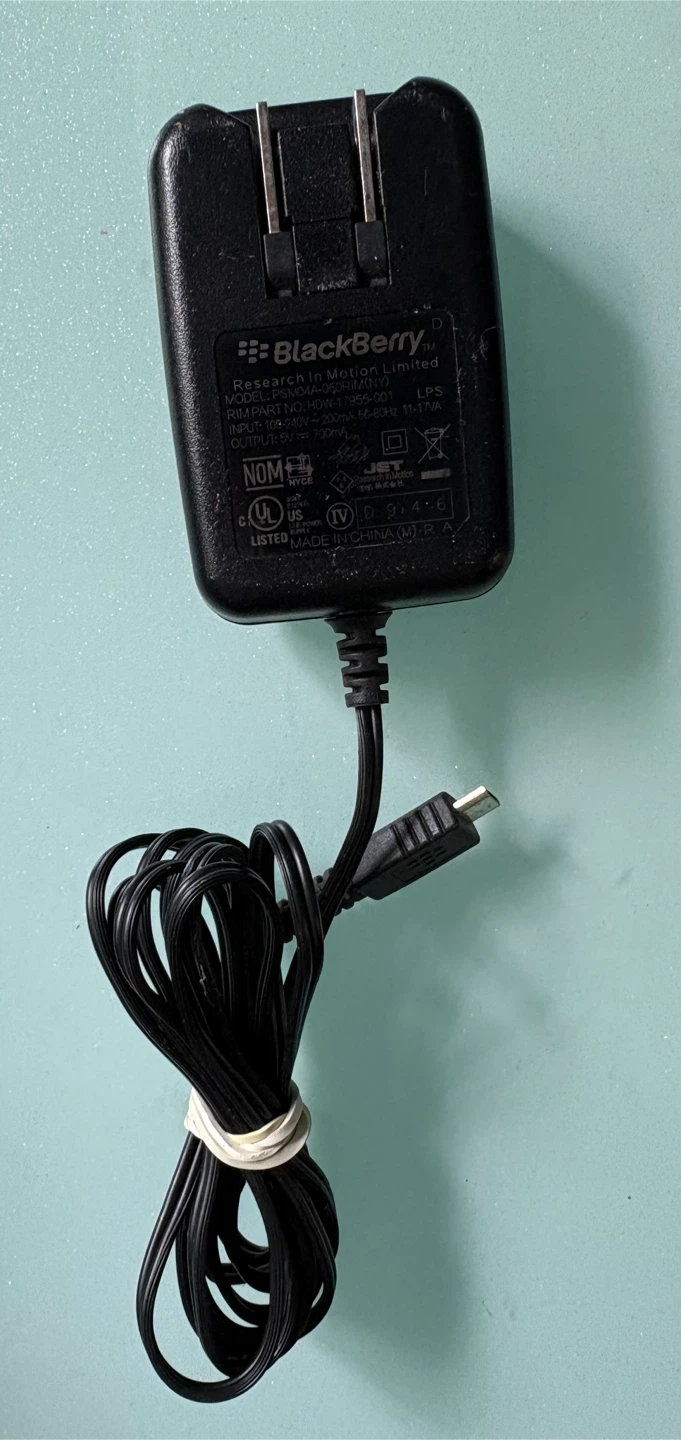 Micro USB Wall Charger - photo 3