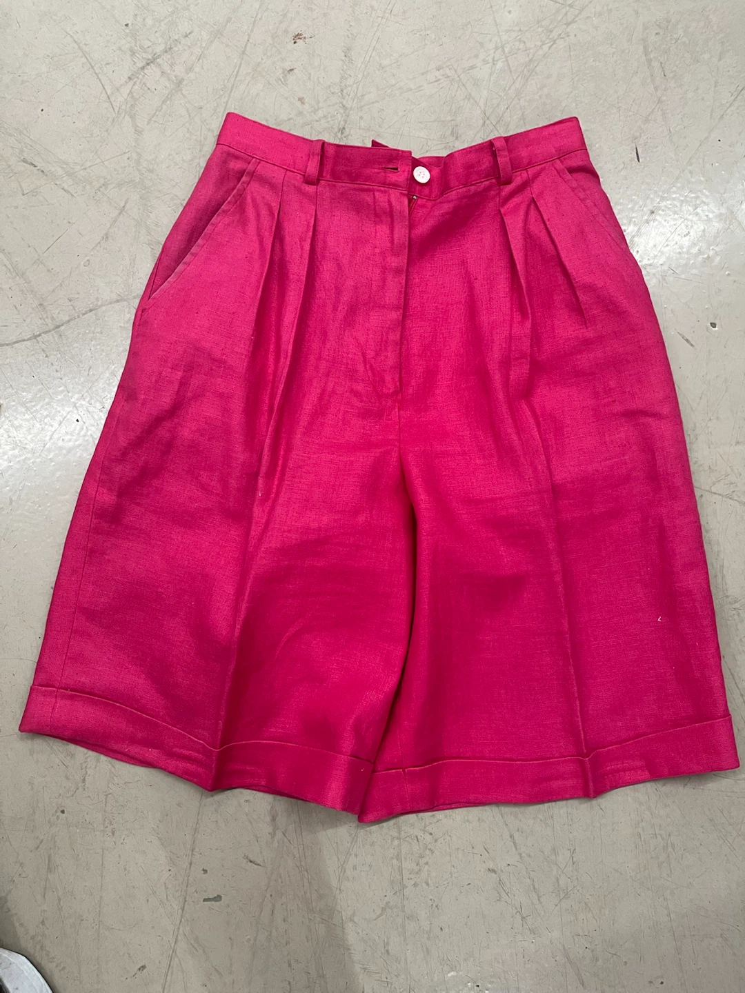 Club Monaco Red/Pink Pleated Linen Blend Shorts
