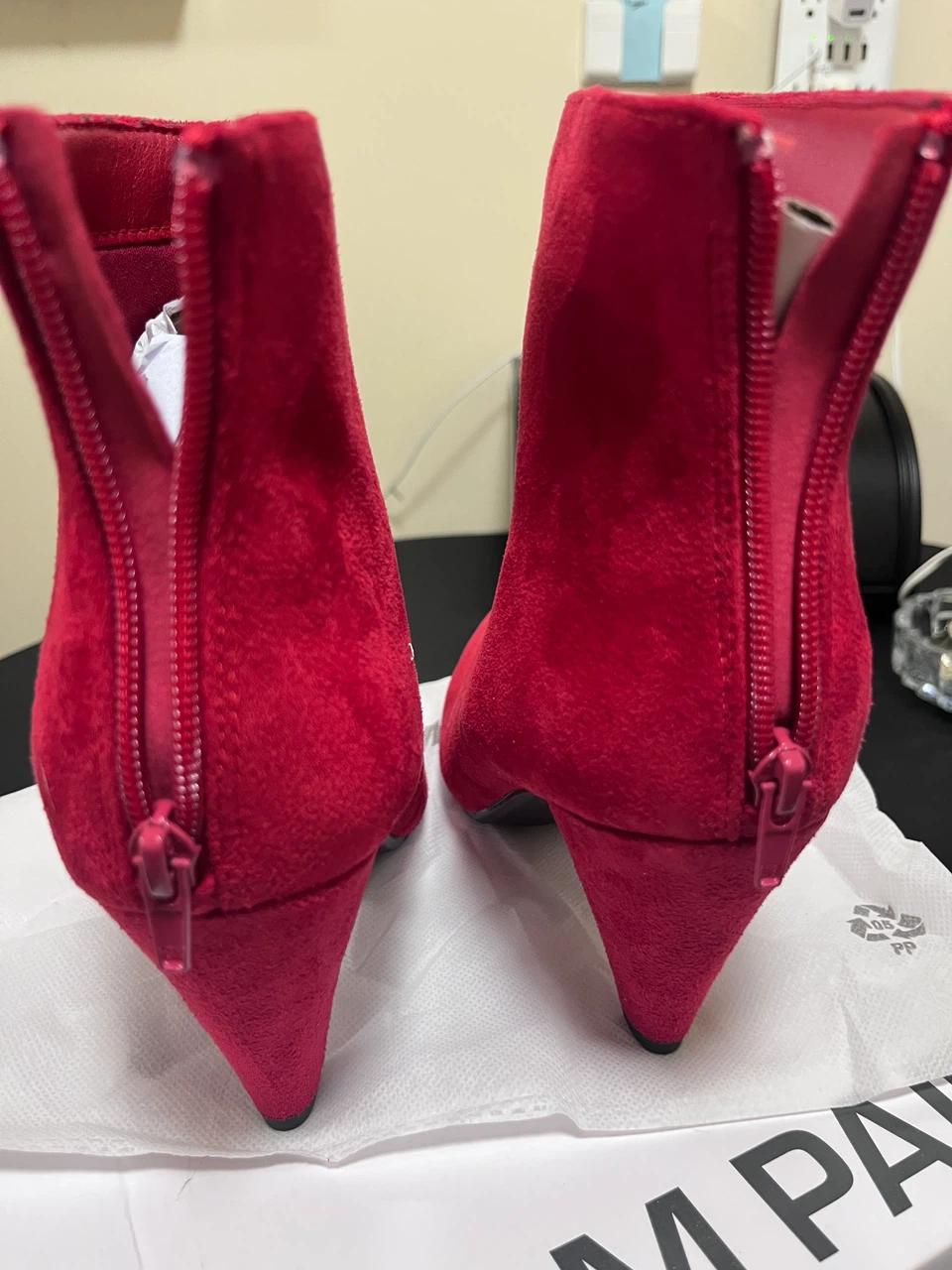 Size8.5/ Dream Pairs Red Suede Ankle Boots - photo 4