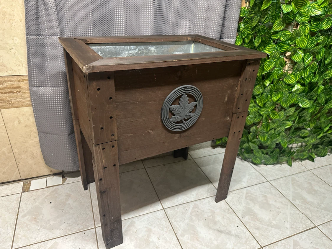 🌿 Wooden Planter Box with Metal Liner