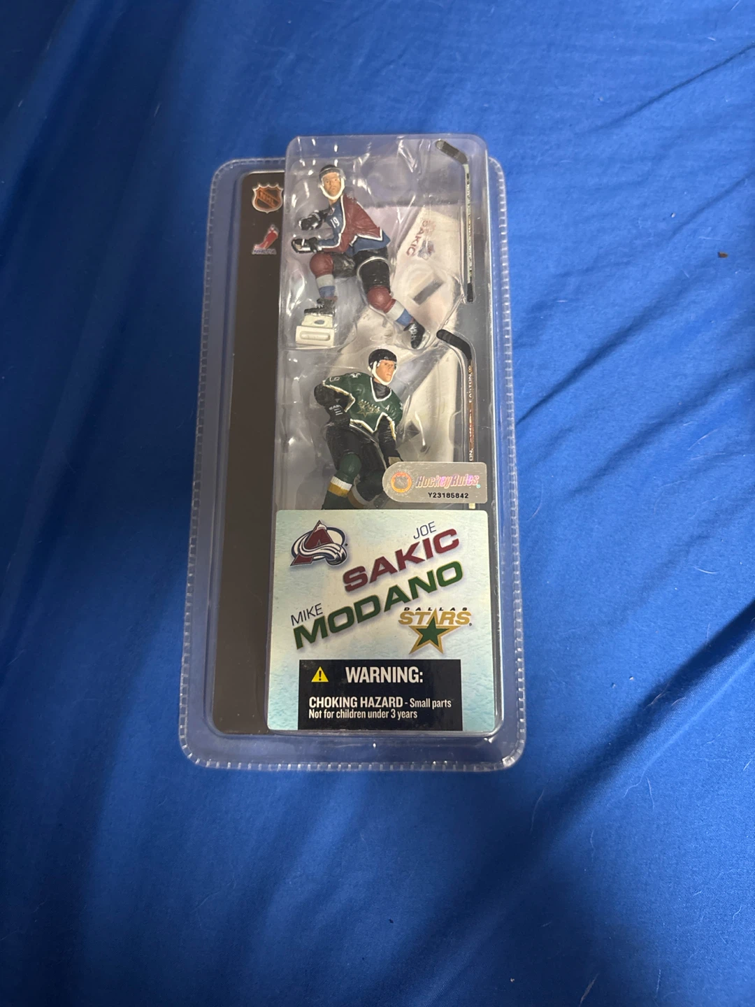 Hockey Figures Joe Sakic & Mike Modano