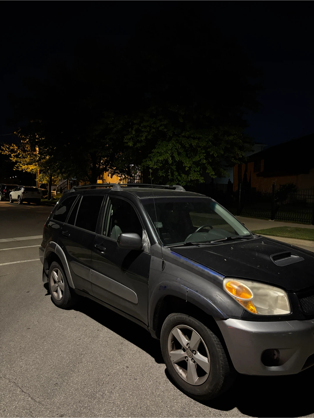 Toyota RAV4 SUV - photo 2