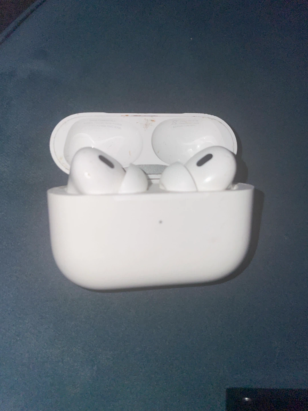 Apple AirPods Pro (2nd generation) with Charging Case - photo 3