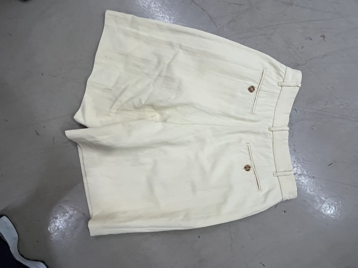 Club Monaco Cream Pleated Shorts - photo 2