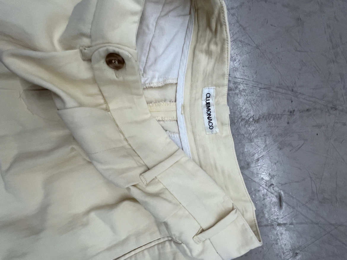 Club Monaco Cream Pleated Shorts - photo 3