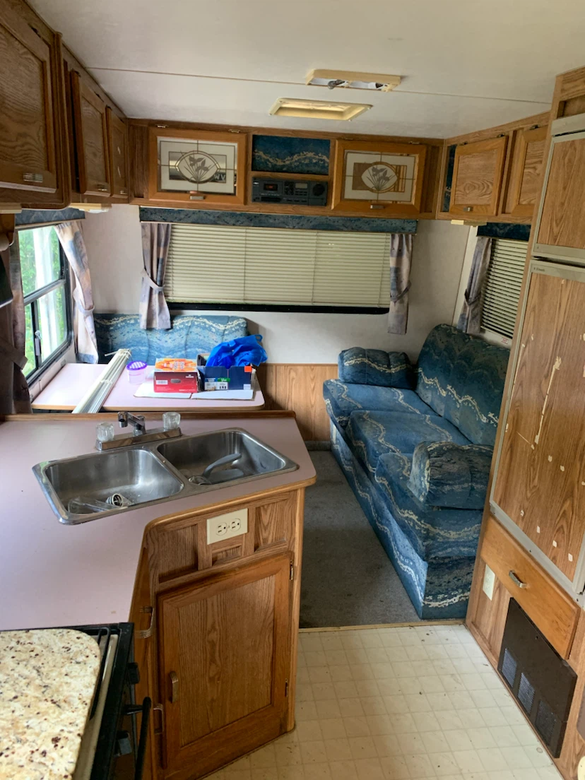 1990s Okanagan Travel Trailer - photo 4