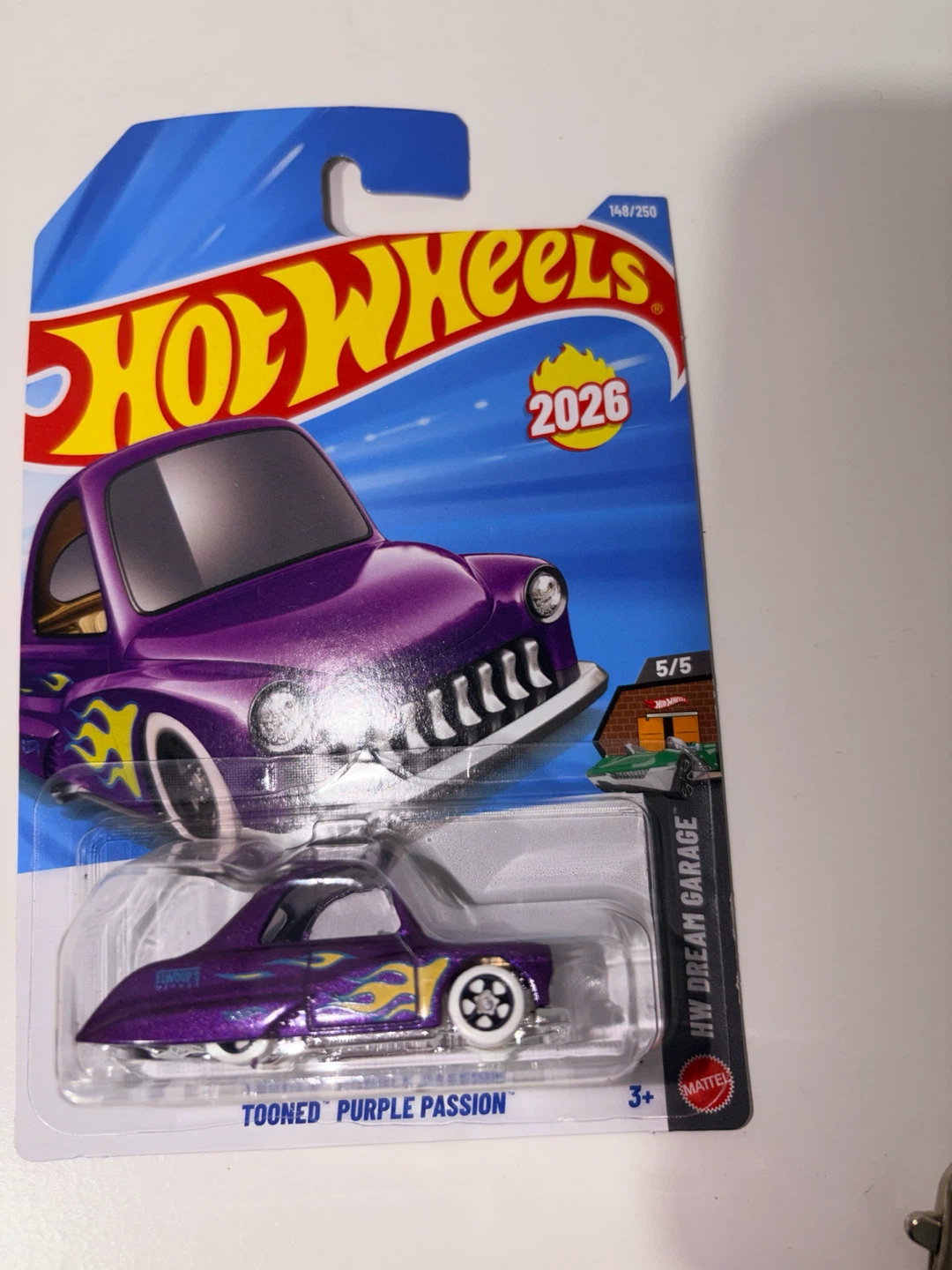 Hot Wheels '70 Dodge Charger Tooned Die-Cast Car - photo 2