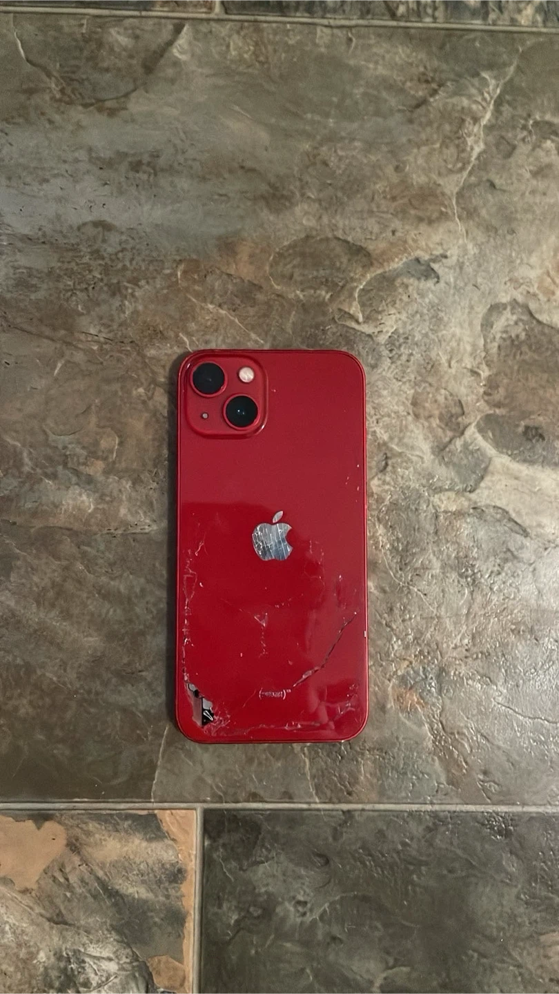 iPhone 13 - Red