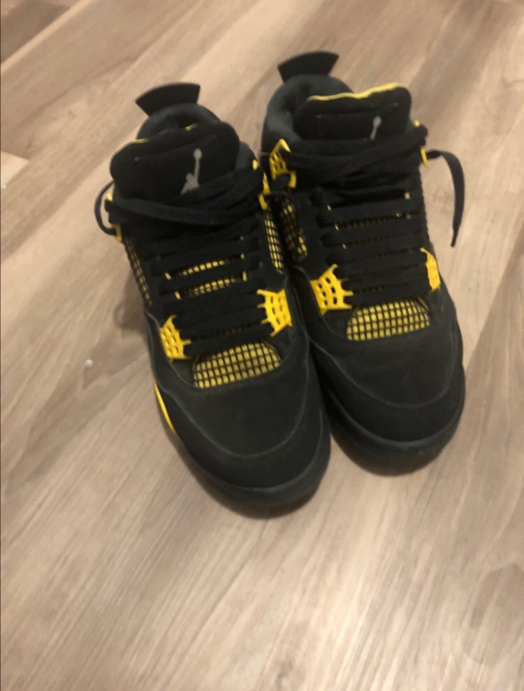 Men’s Jordan 4s