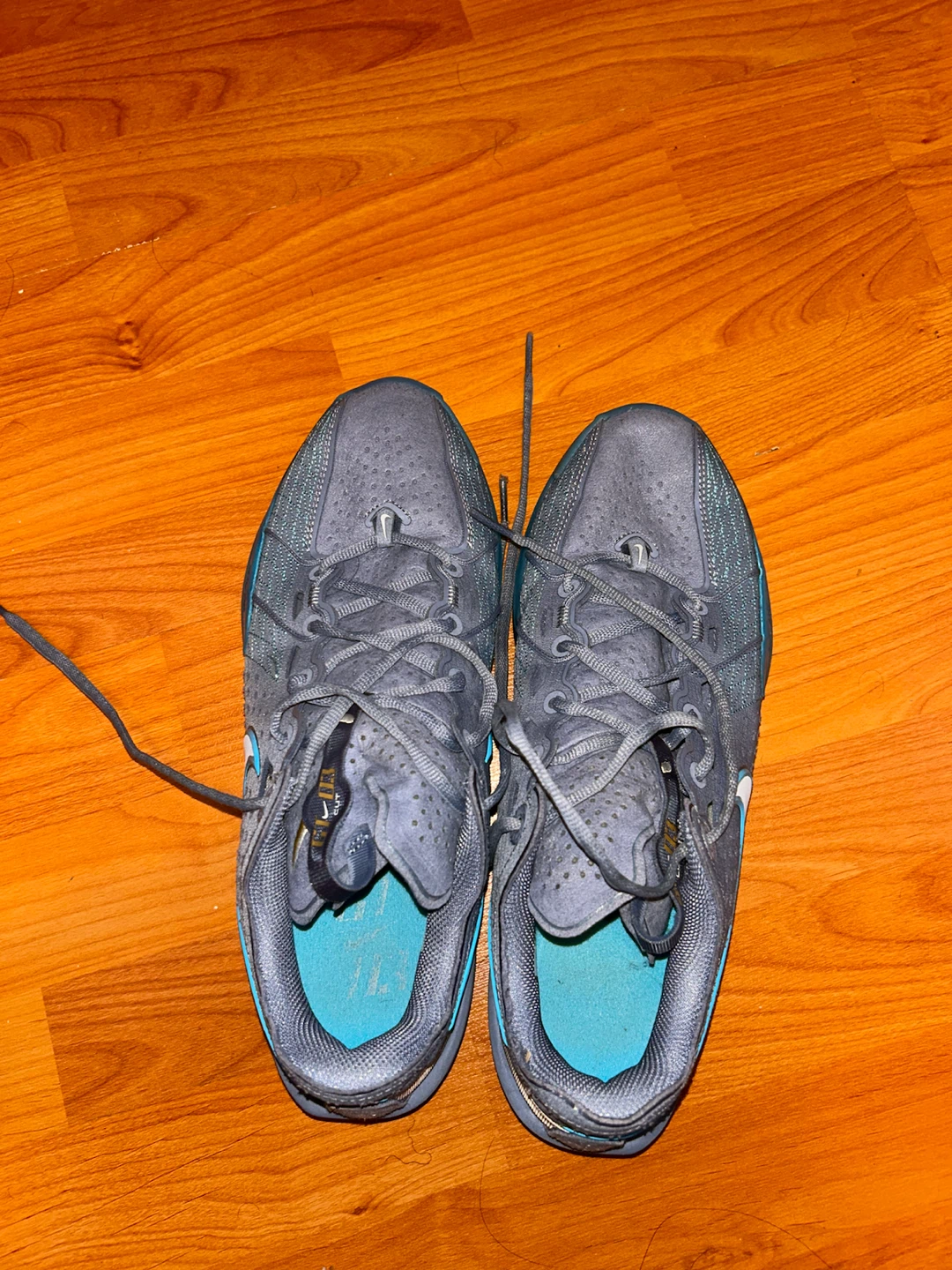 Nike Basketball Shoes - photo 2