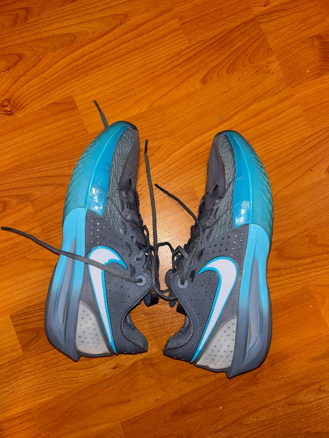 Nike Basketball Shoes - photo 3