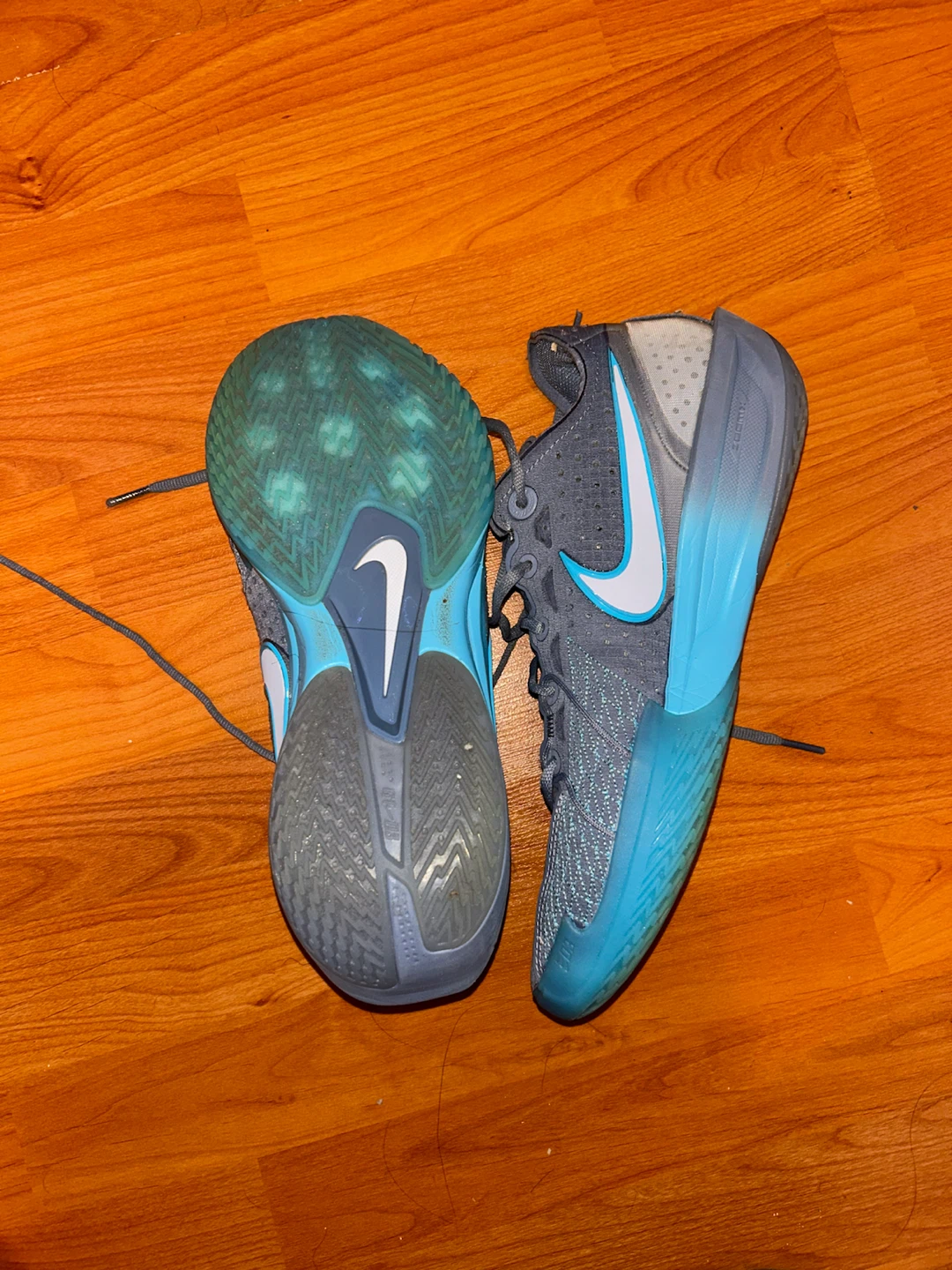 Nike Basketball Shoes - photo 4