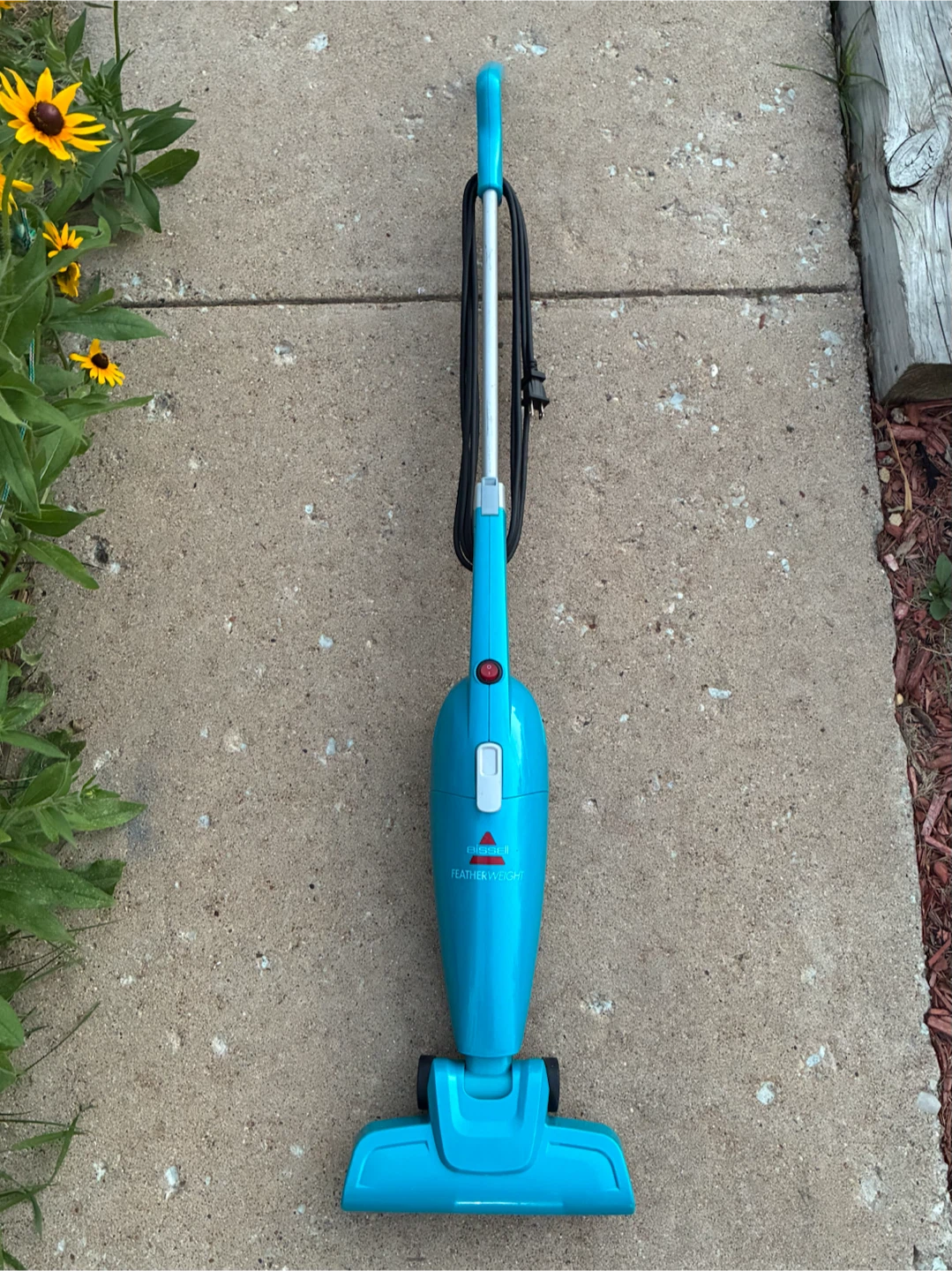 Bissell FeatherWeight Lightweight Bagless Stick Vacuum - photo 2
