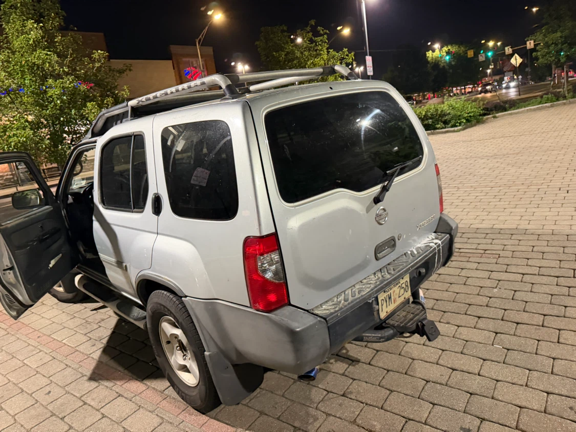 Nissan Xterra SUV - photo 2