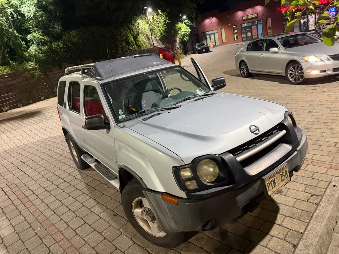 Nissan Xterra SUV - photo 4