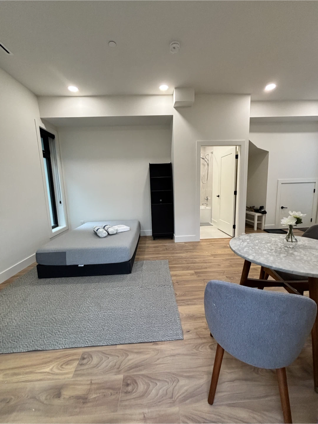 Fraser 49 studio furnished - photo 4