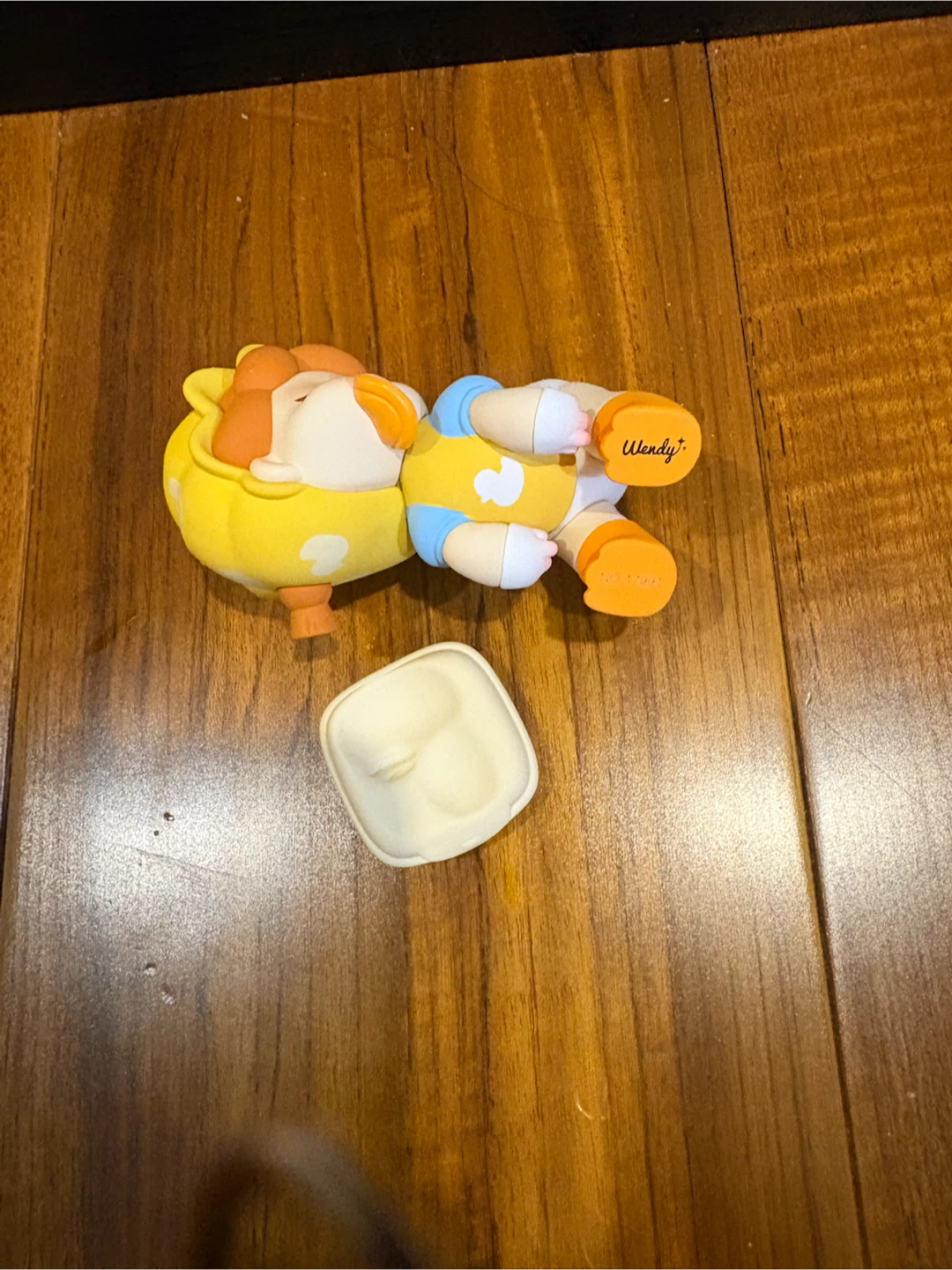 Wendy's Sleeping Baby Figurine - photo 4
