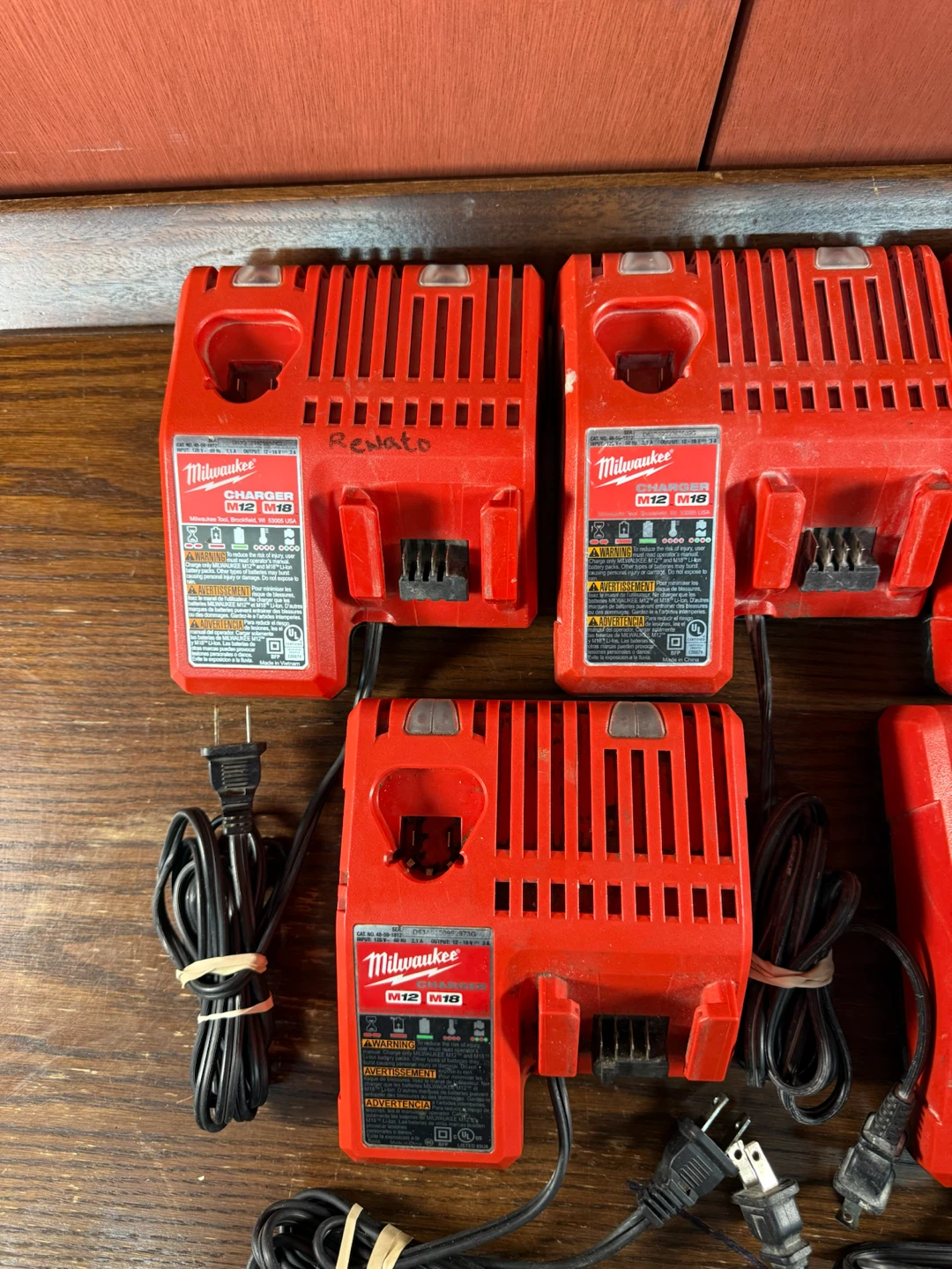 Milwaukee M12/M18 Lithium-Ion Battery Multi-Voltage Charger - photo 2