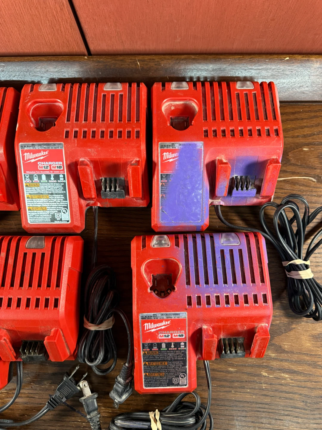 Milwaukee M12/M18 Lithium-Ion Battery Multi-Voltage Charger - photo 3