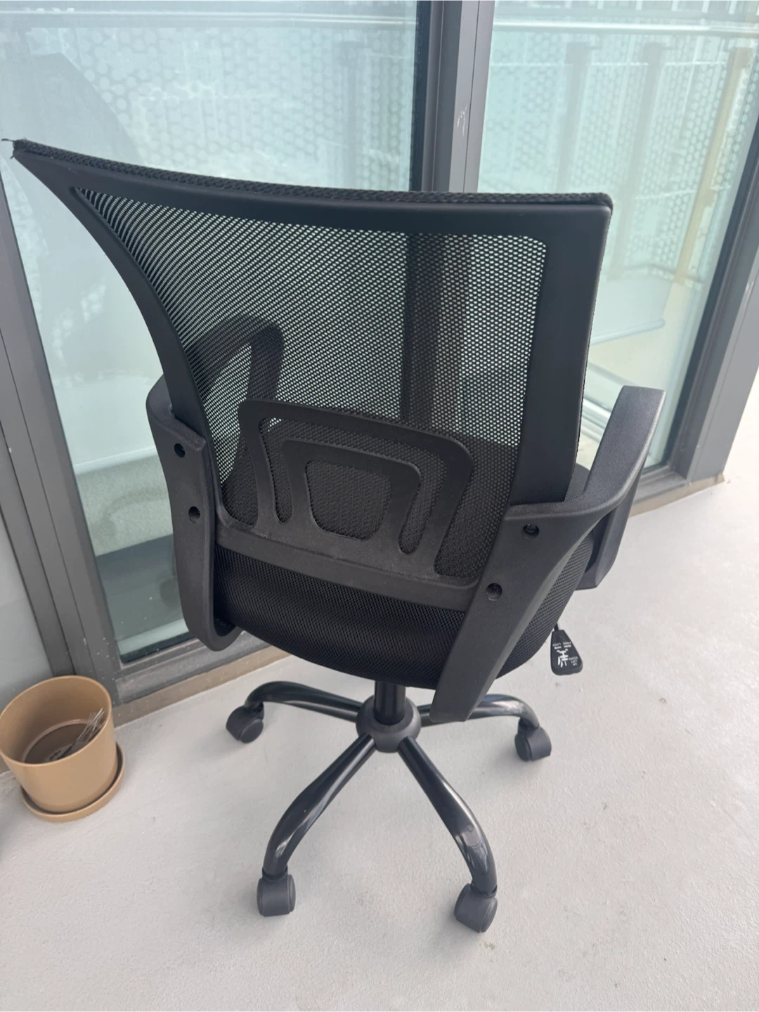 Black Mesh Office Chair - photo 2