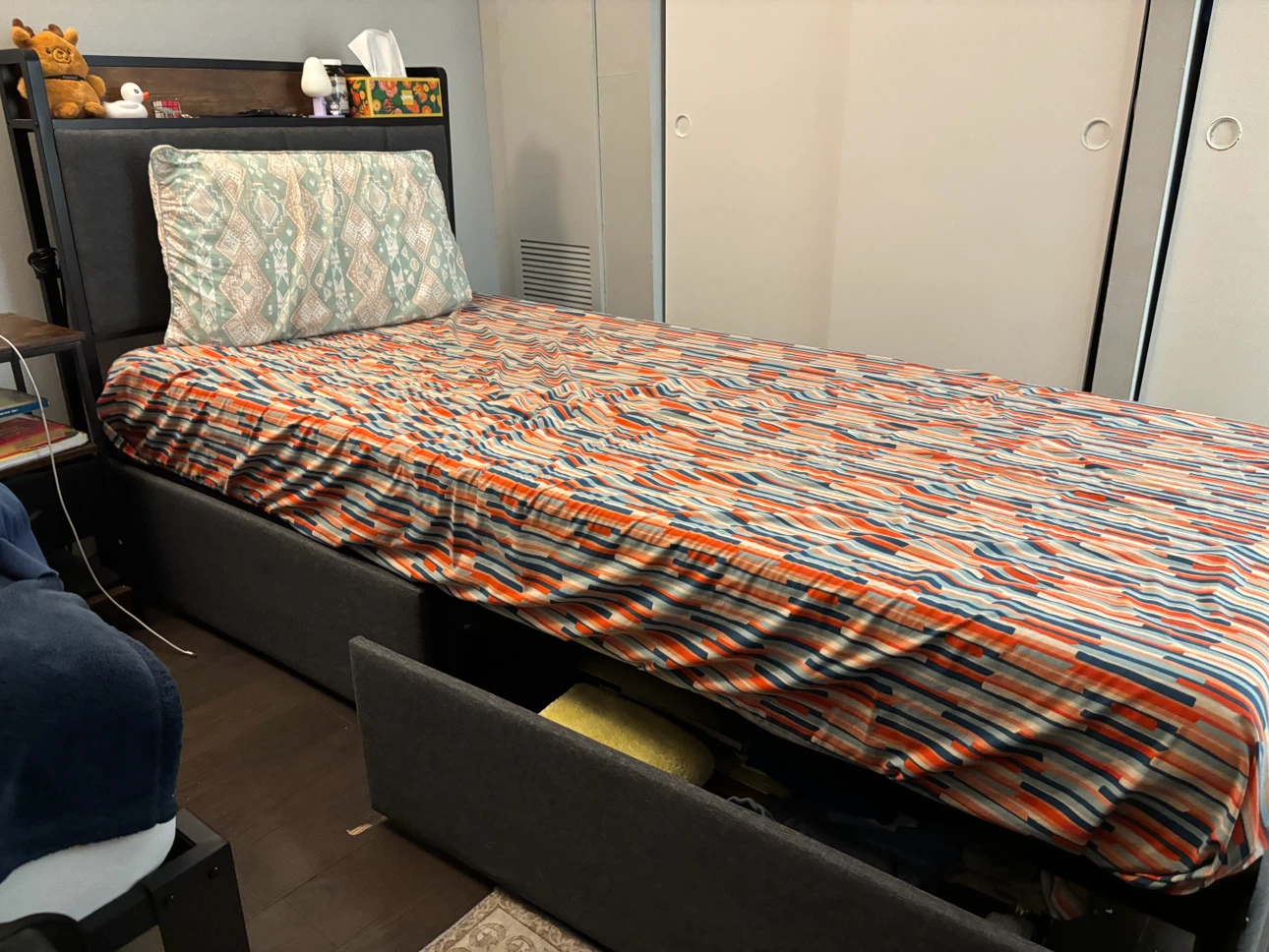 Twin XL Bed Frame with two drawers - photo 2
