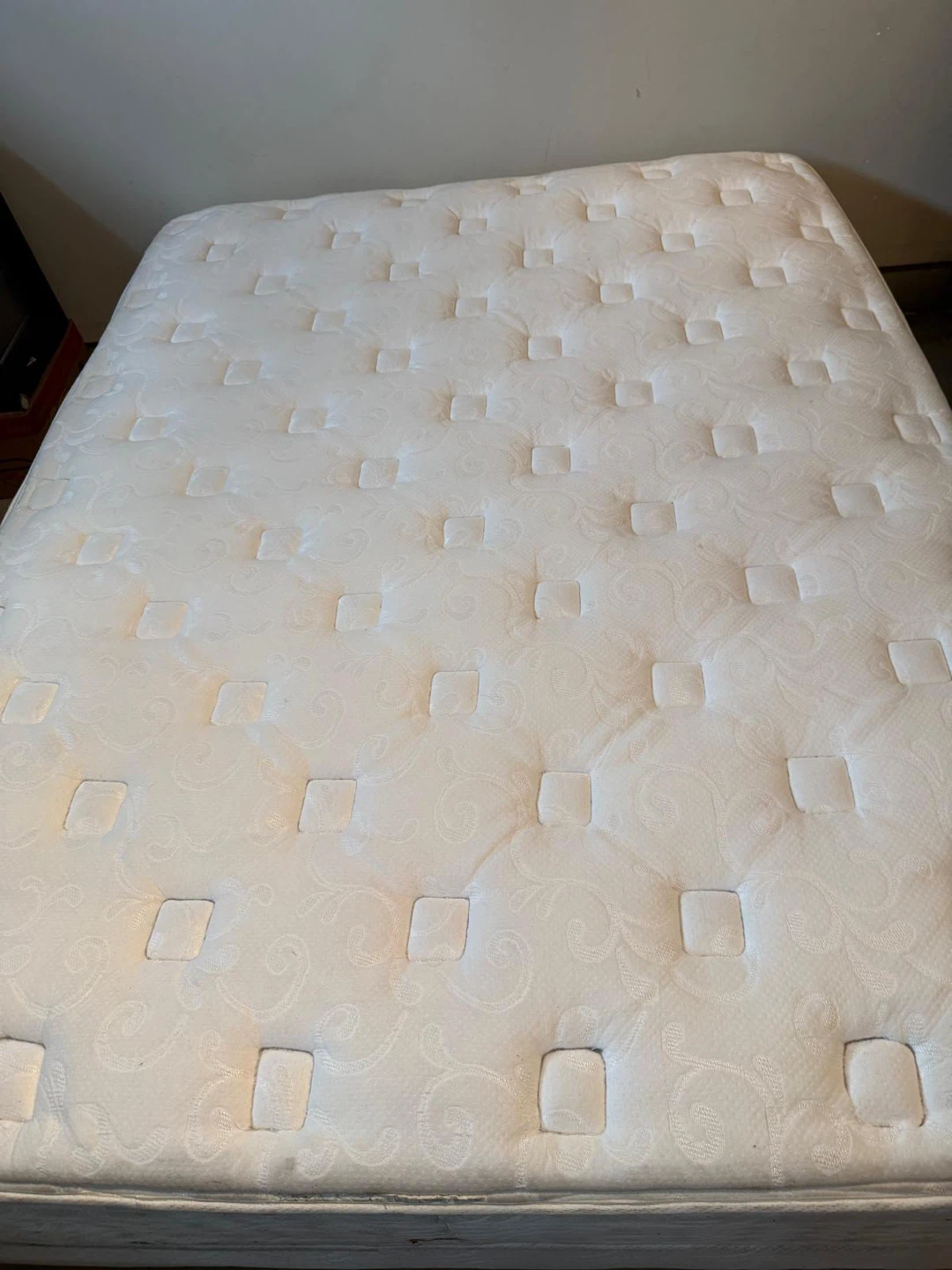 Mattress Queen sz & box spring