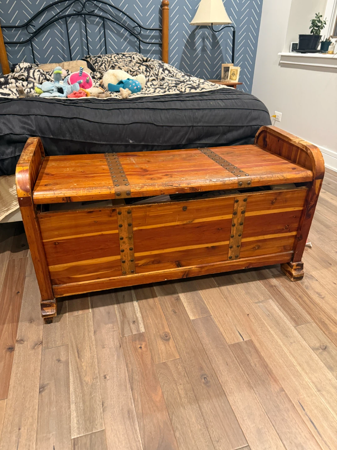 Cedar Wood Storage Chest Trunk - photo 2
