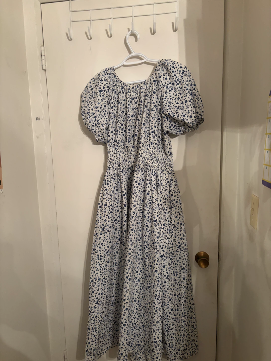 Uniqlo White Floral Midi Dress - photo 3