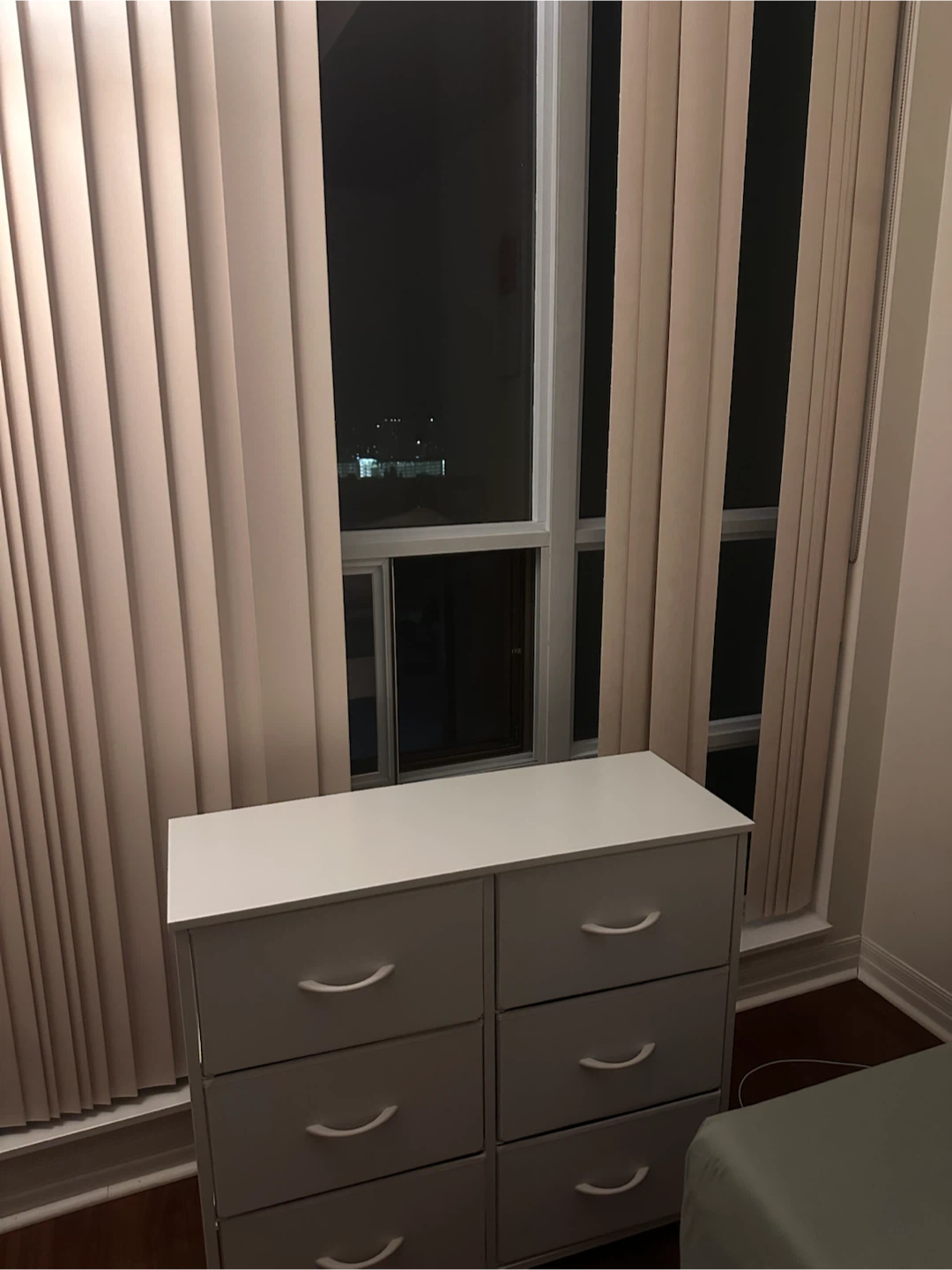 White storage cabinet with Handle