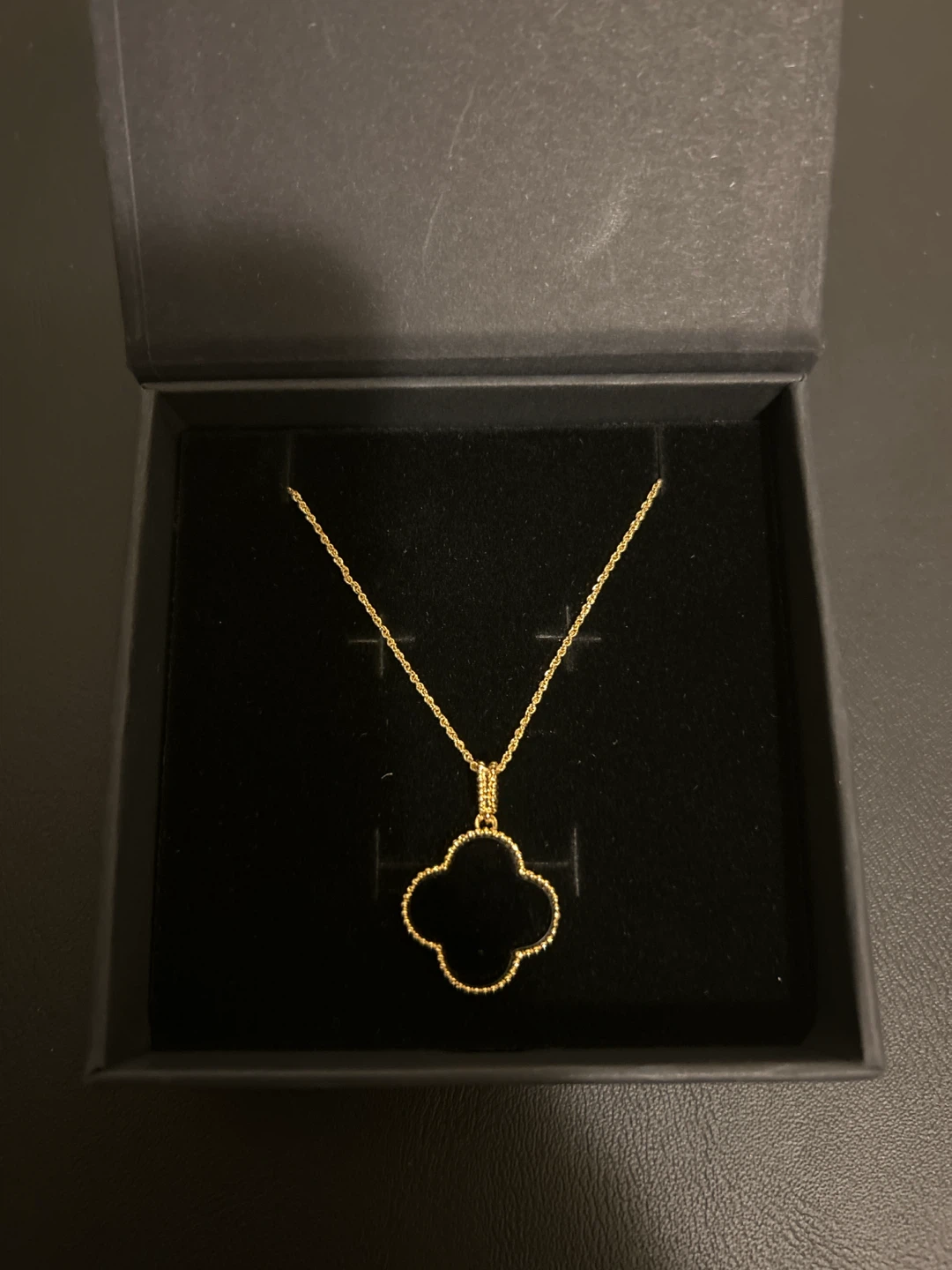 Authentic 18k Gold Clover Pendant Necklace